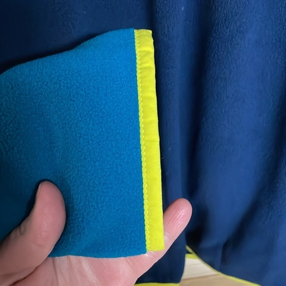 Lands’ End size XL navy, blue, neon yellow quarter snap fleece pullover top - Picture 6 of 9